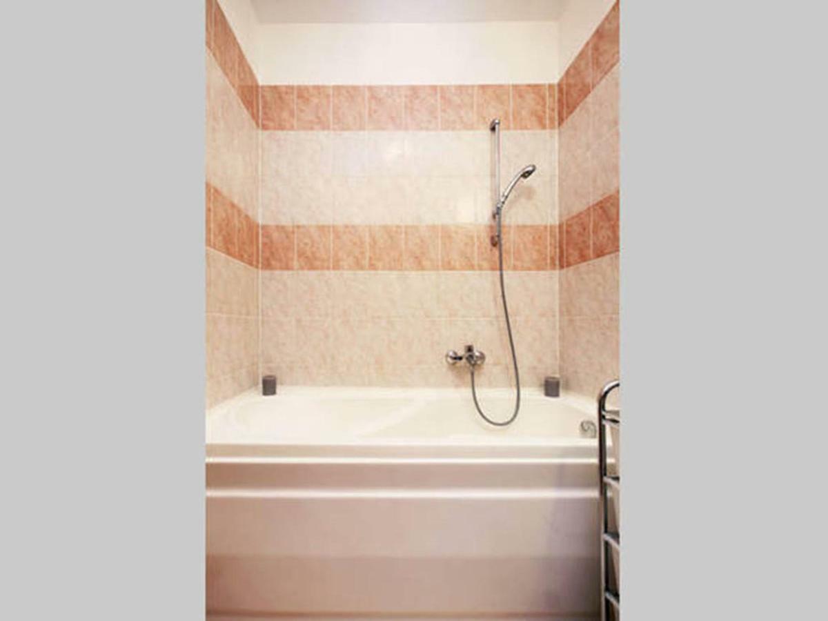 Downtown Garden Isle In Urban Style-Free Parking Apartment Budapest Ngoại thất bức ảnh