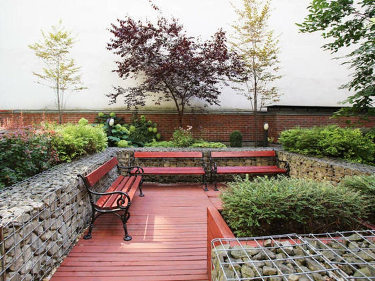 Downtown Garden Isle In Urban Style-Free Parking Apartment Budapest Ngoại thất bức ảnh
